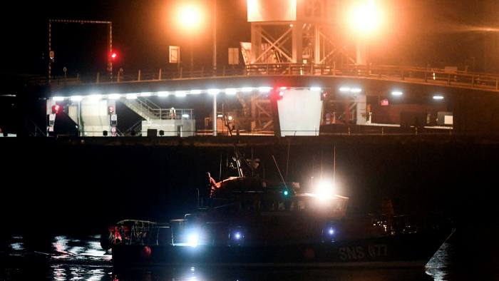 27 die while trying to cross Channel from France