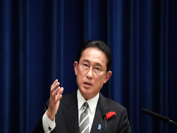 Japan to bar foreign arrivals over COVID-19 variant: PM Kishida