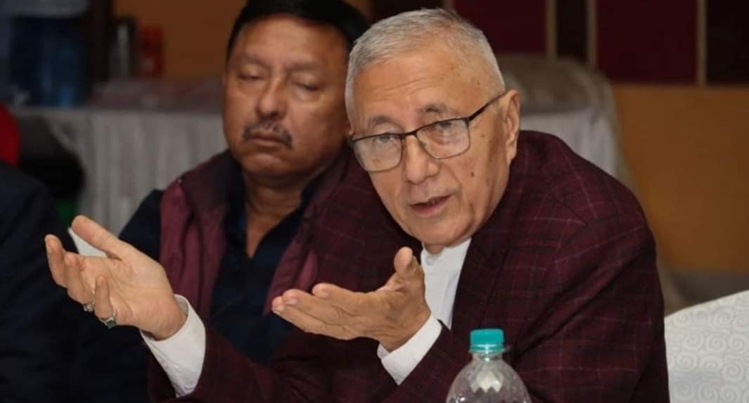 Dr. Koirala holds discussions with leaders of his camp