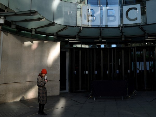 UK government freezes BBC license fee for two years