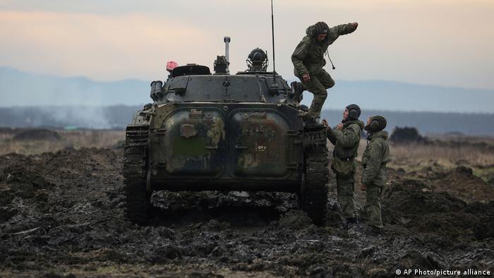 Ukraine tensions: UK warns of plot to install pro-Moscow ally
