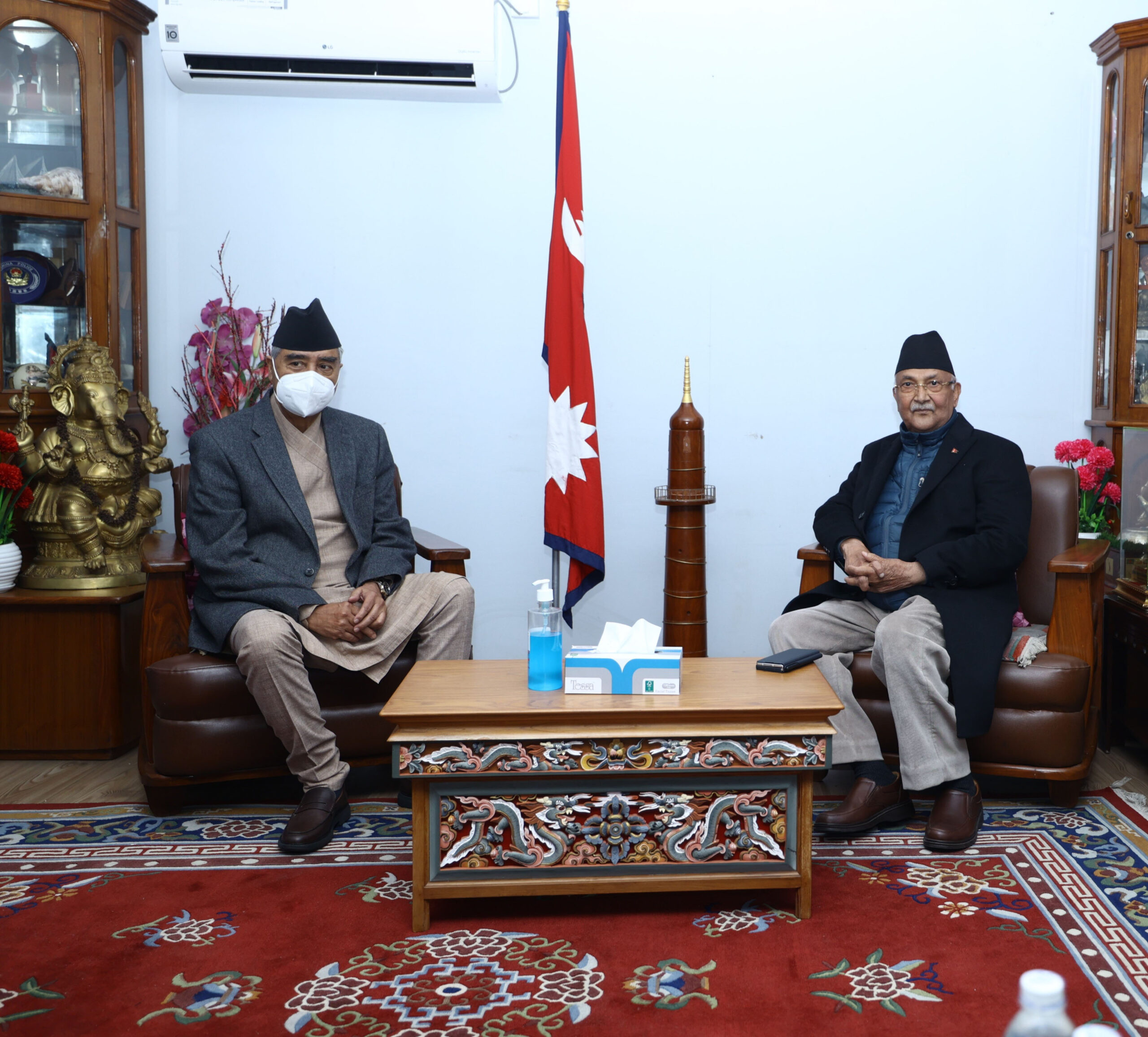 Talks between PM Deuba and UML Chairman Oli make no headway as Oli remains adamant to his stance