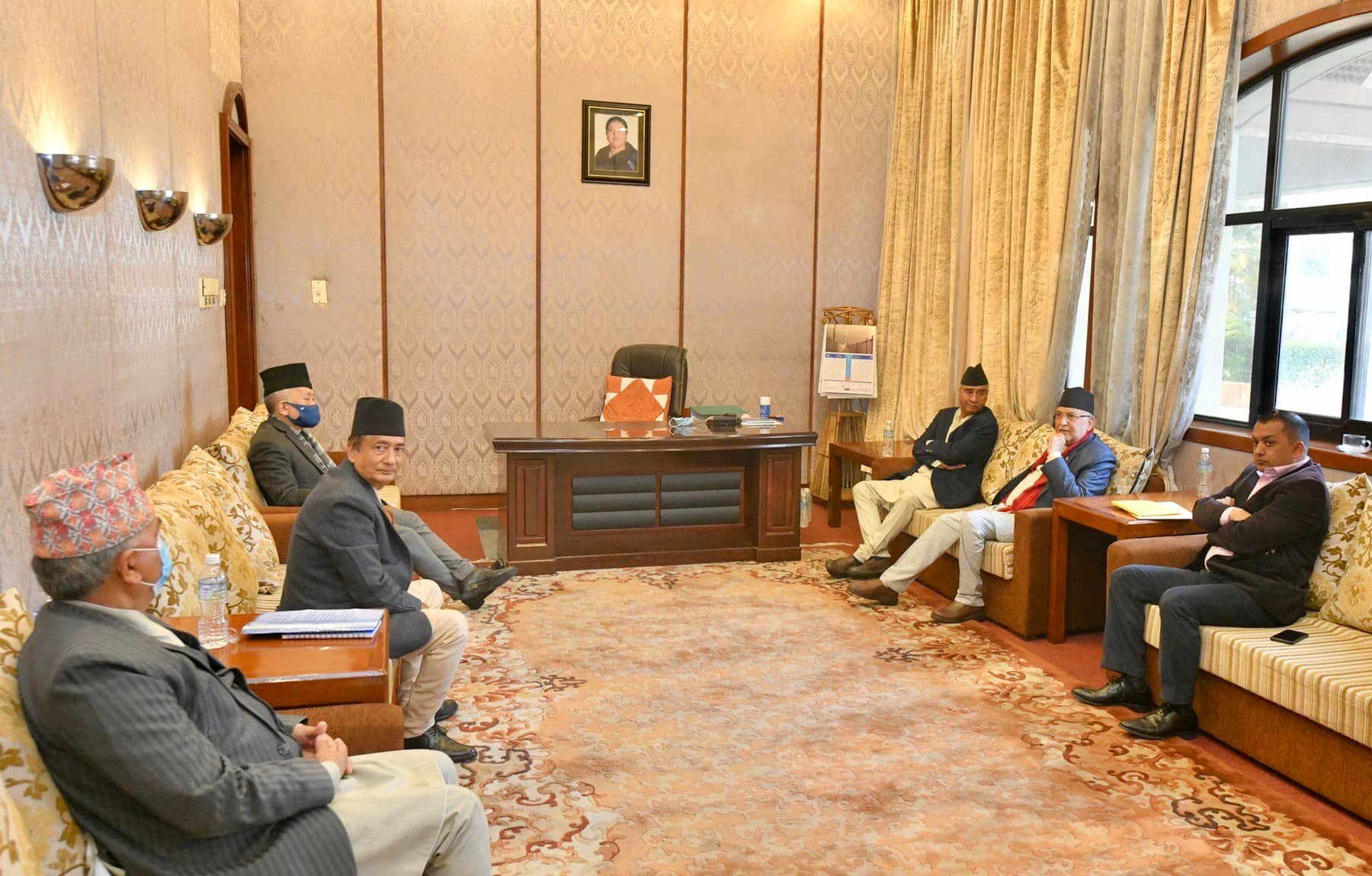 Prime Minister Deuba and UML Chair Oli hold talks after HoR session postponed