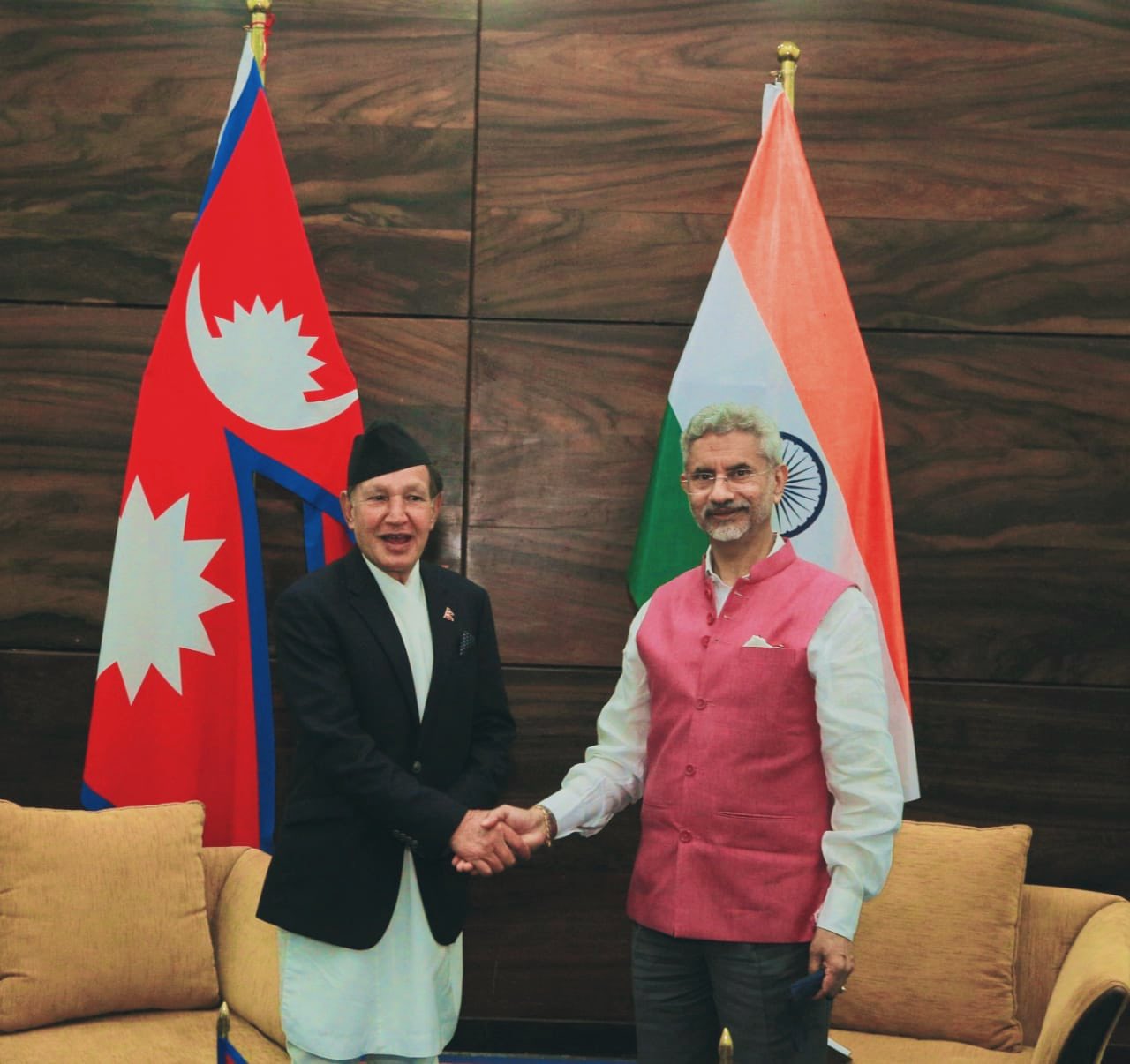 Foreign Minister Dr. Khadka meets Indian counterpart Jaishankar in Colombo