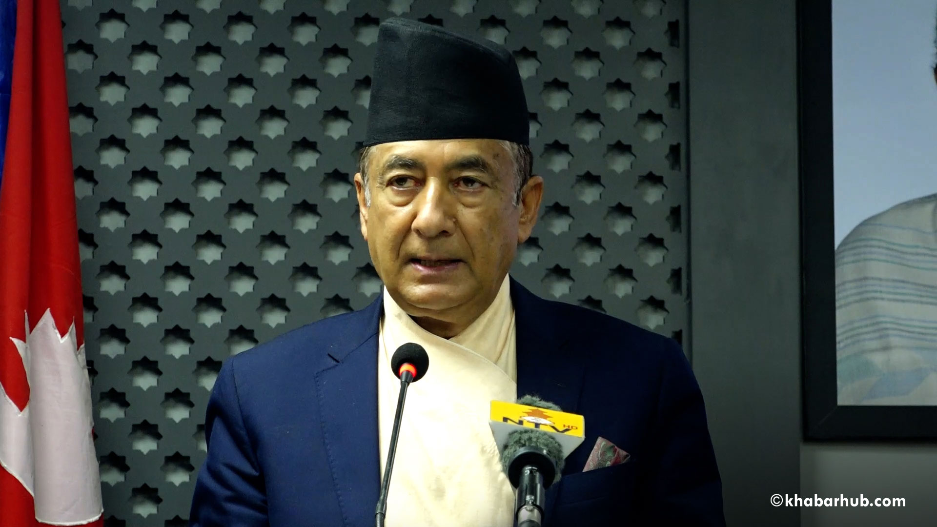 Govt’s Spokesperson Karki brushes off news about mobilization of spies to espionage about Oli