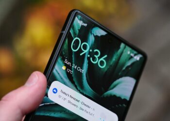 Google’s new update for Pixel phones adds useful information to lock screen