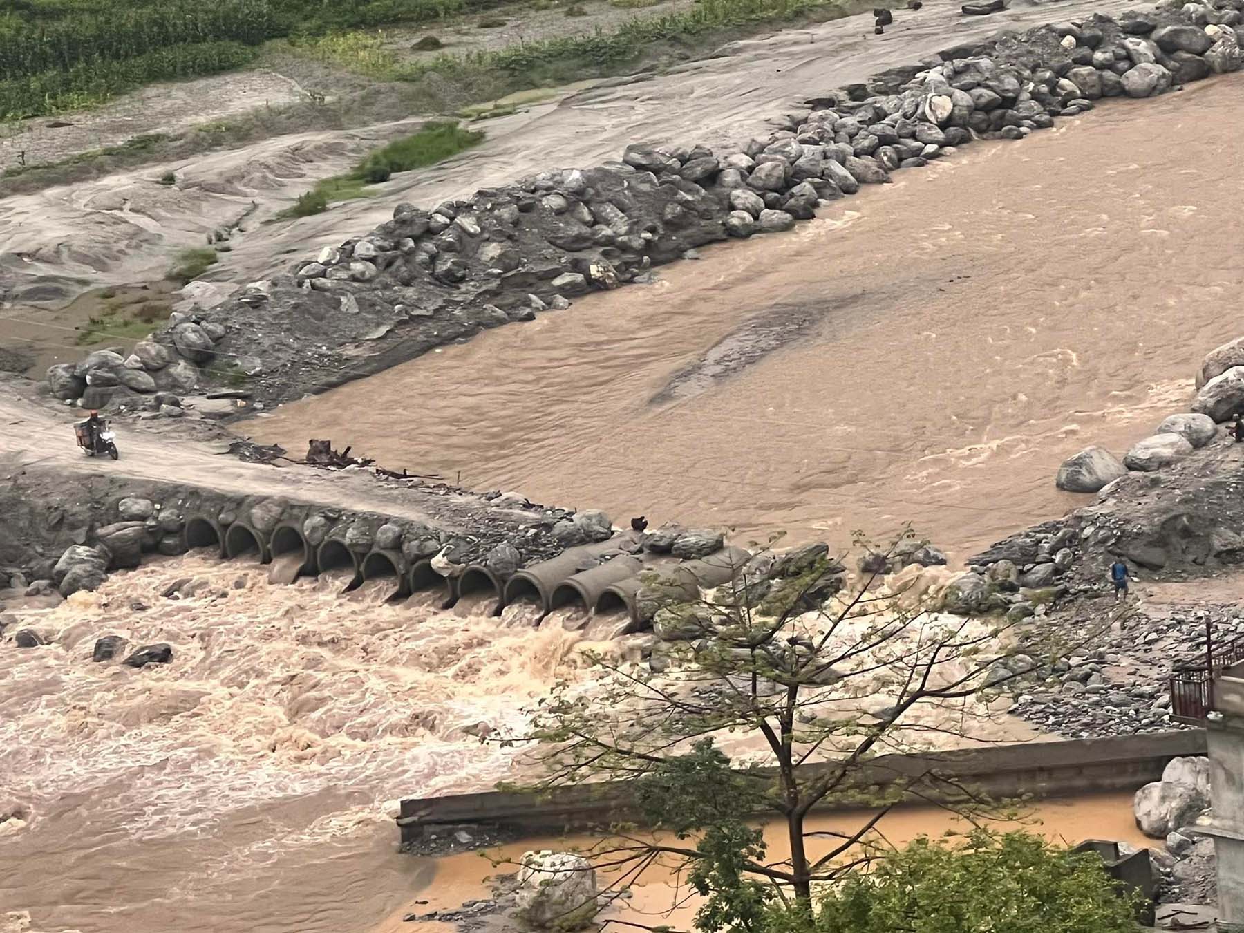 Floods damage temporary bridges in Melamchi