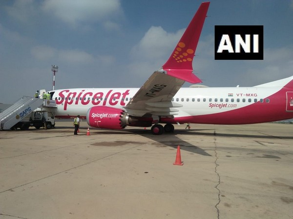 Suspected fuel leak on Delhi-Dubai SpiceJet flight, pilot requests Karachi ATC for precautionary landing