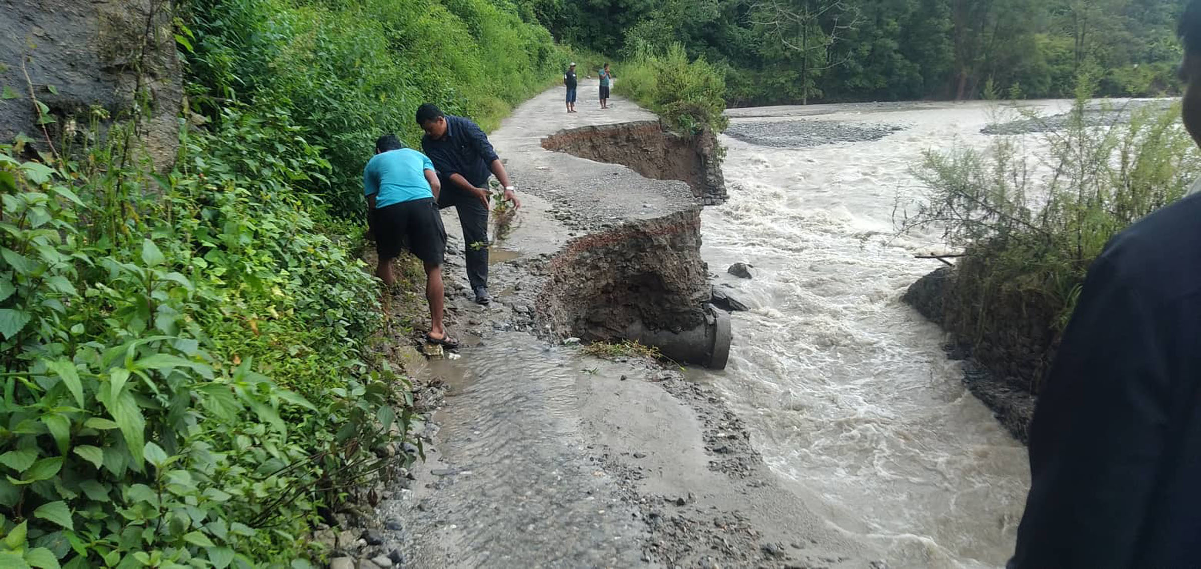 Flood and erosion obstructs Melamchi-Helambu road