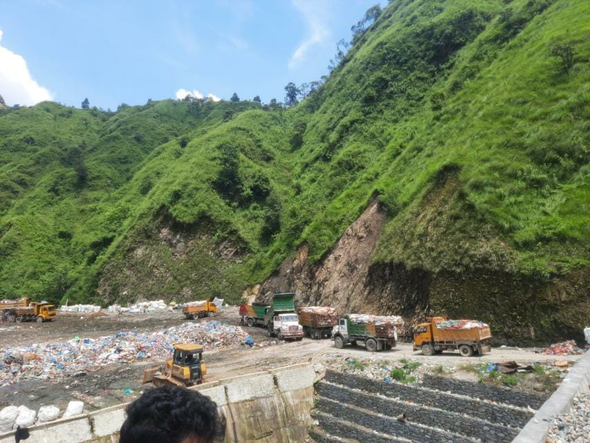 Amid obstruction, 186 garbage trucks reach Bancharedanda on Tuesday