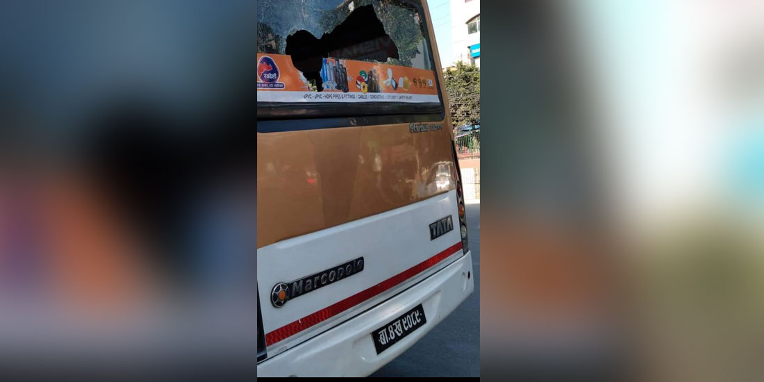 Bandh enforcers vandalize bus at Thapagaon