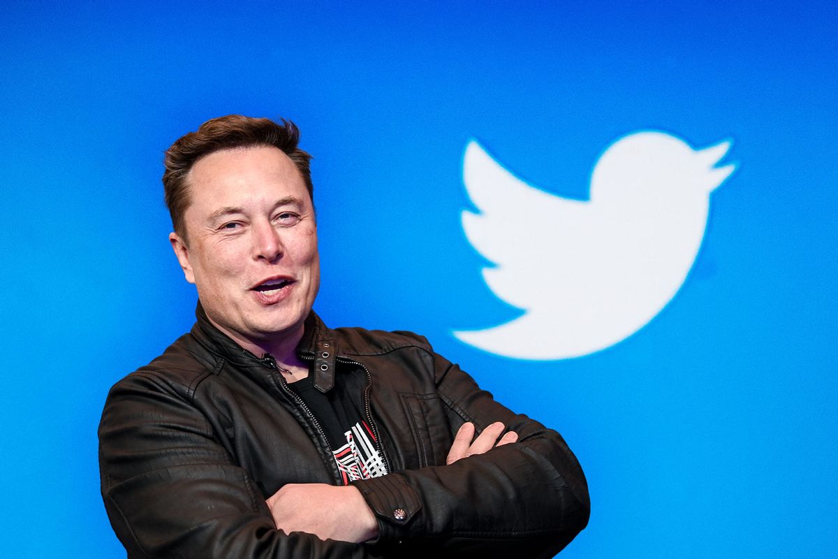 Elon Musk in charge of Twitter, begins purge of top executives