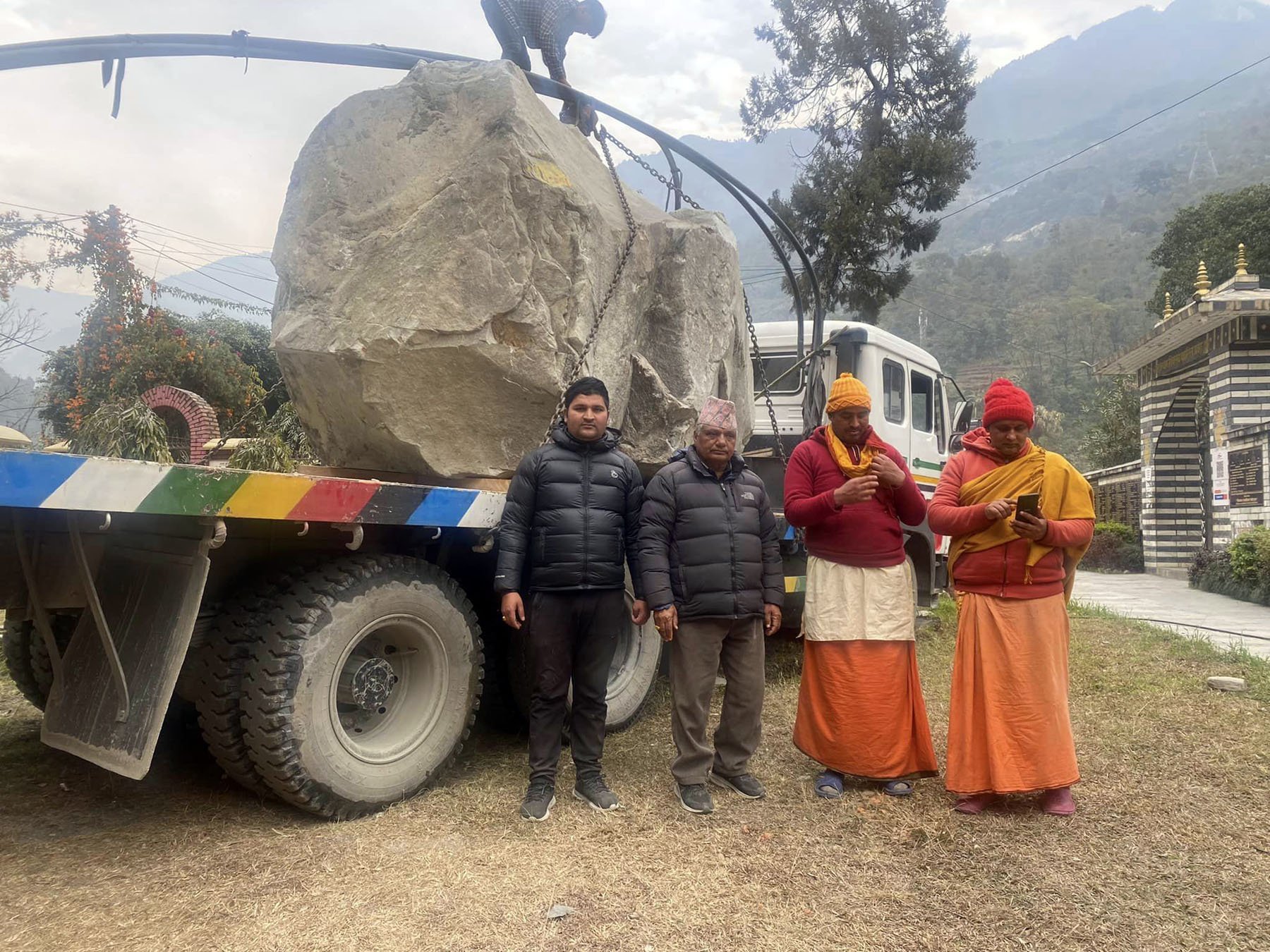 Precious stones collected from Kaligandaki for building Shreeram’s statue in India