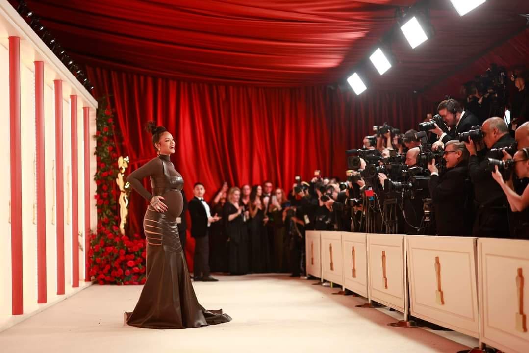 Mom-to-be Rihanna performs ‘Lift Me Up’ at Oscars 2023