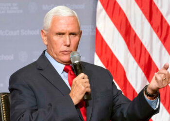 Mike Pence files paperwork to run for US President