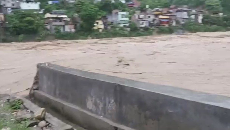 Tinau River in Rupandehi crosses danger level