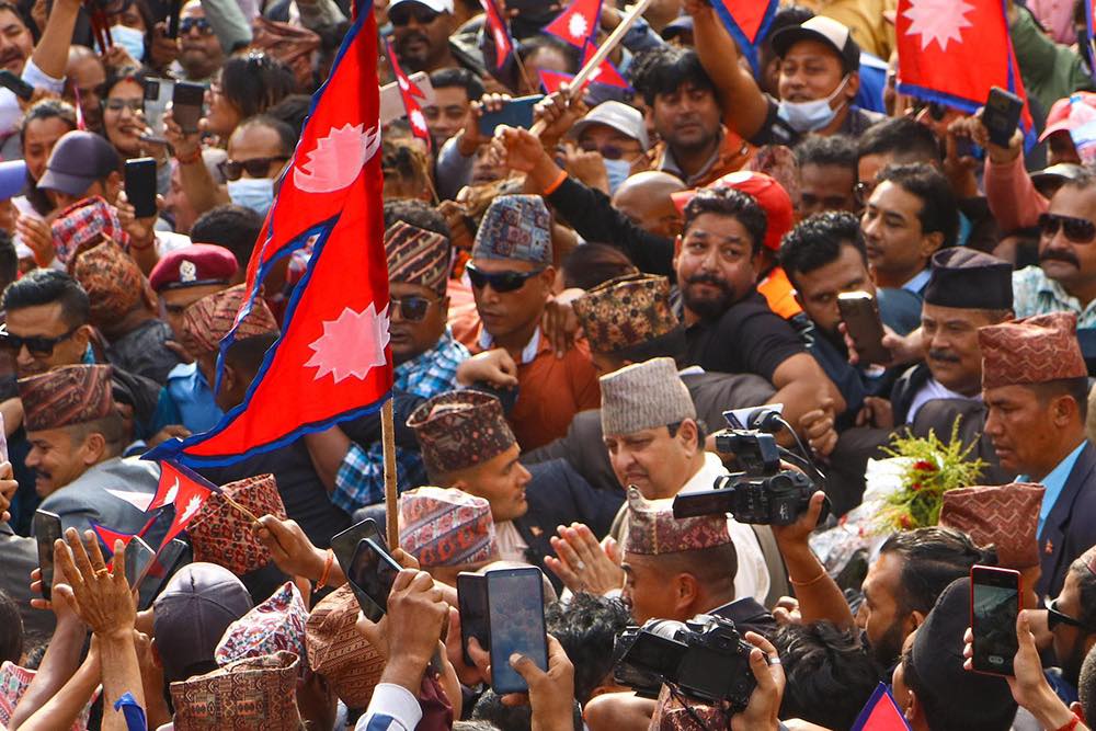 Former King Gyanendra Shah’s Bhaktapur visit draws enthusiastic crowd of locals