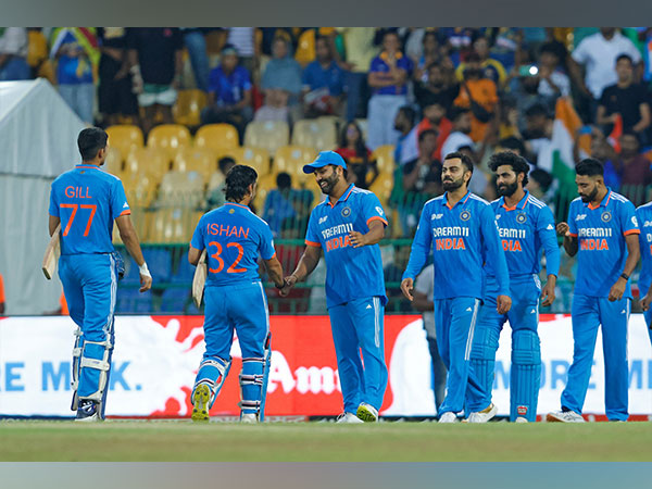 India lifts Asia Cup for 8th time, Sri Lanka loses by 10 wickets