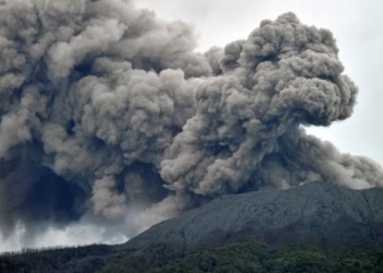 Eleven climbers killed as Indonesia volcano erupts