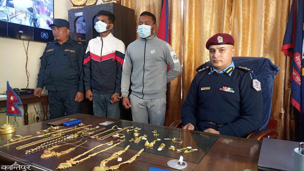 Two arrested with more than 29 tolas of gold in Bardiya