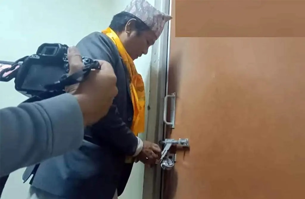 BPKIHS Dispute: High Court directs unlocking of acting VC’s office padlocked by Mayor Sampang
