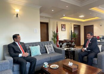 Pak Ambassador Hashmi and Sri Lanka Ambassador Pathirana discuss bilateral issues