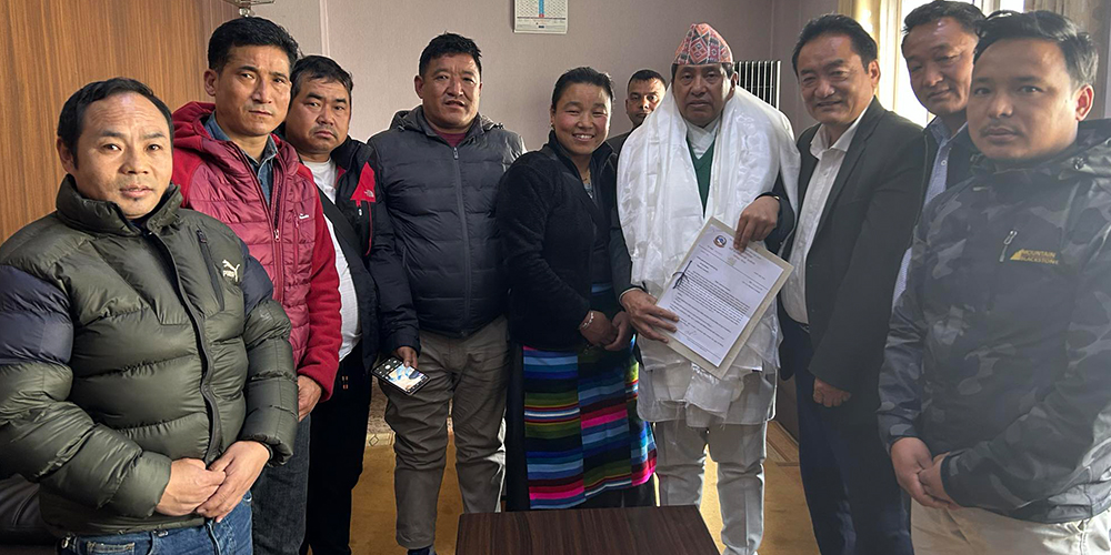 Gorkha locals urge Home Minister to initiate efforts to reopen border with China