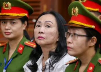 Truong My Lan: Vietnamese billionaire sentenced to death for $44bn fraud