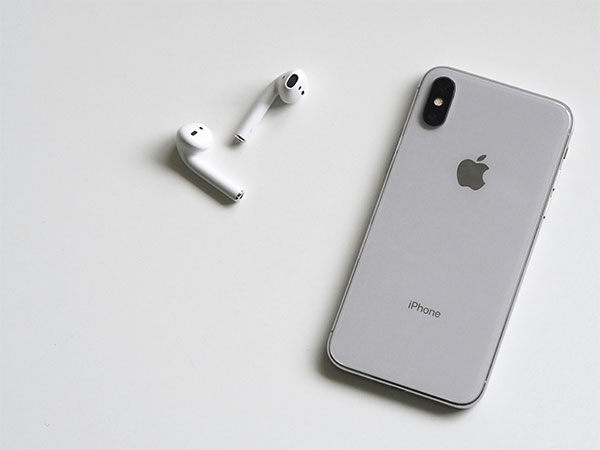 Budget-friendly, enhanced AirPods Max expected in fall 2024