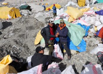 NA team collects over two tons of garbage from Himalayas