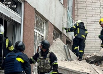 Ukrainian officials say deadly Russian missile attack hits Chernihiv