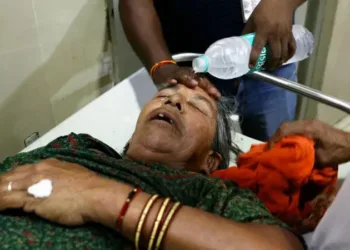 At least 15 dead in India as temperatures soar
