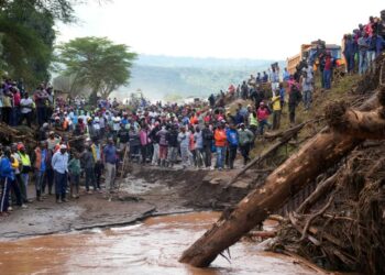 Kenya floods death toll tops 200 as cyclone approaches