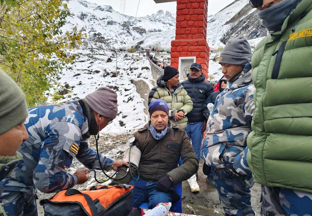 Armed Police set up health camp for tourists stranded by snowfall in Mustang