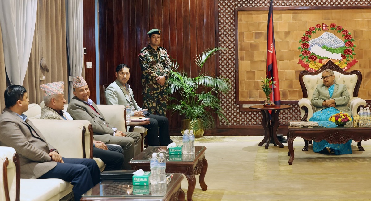 Government and UML hold dialogue at Baluwatar